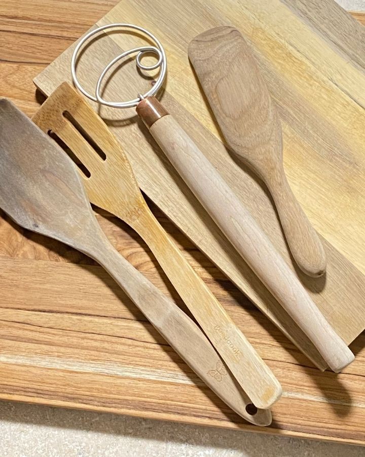 dry wooden utensils