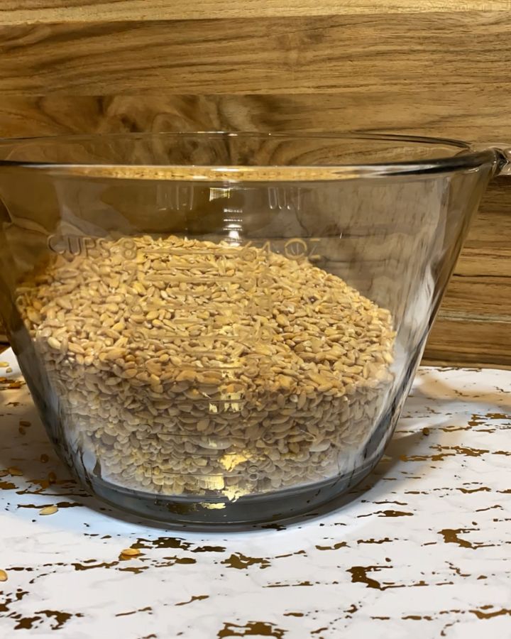 einkorn in a bowl with other grains and legumes.